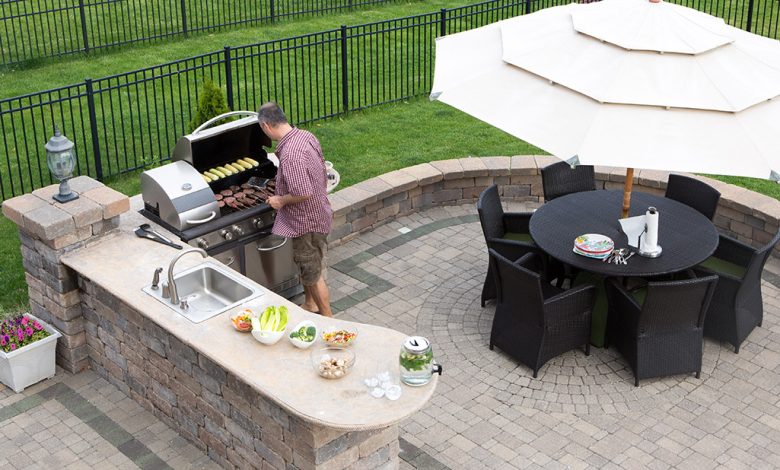 11 Essential Outdoor Kitchen Appliances