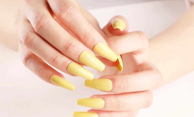 7-tips-to-make-your-stick-on-nails-last-longer-wearmi-nails